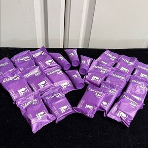 Knights Inn Basic Earth Vegan Cleansing Bar “SAVON” 16 Mini Bars & 4 Conditioner